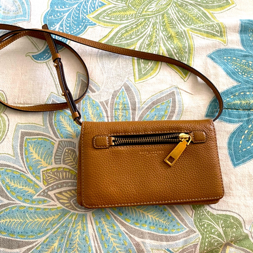 Marc Jacobs Crossbody Wallet Purse With Strap
